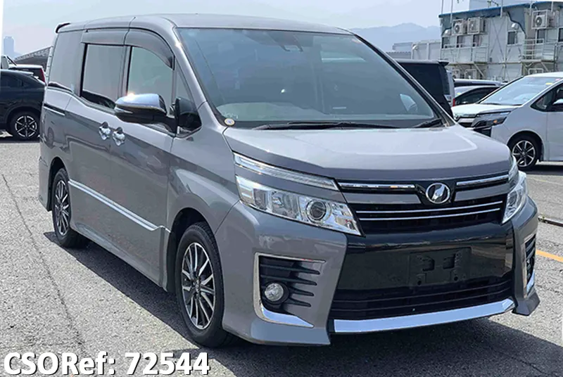 Toyota / Voxy 2016